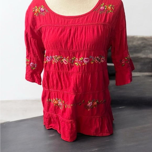 Red Smocked Embellished Blouse Made of 100% Cotton - Picture 1 of 7